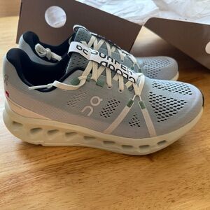 On Cloud Running Women’s Cloudsurfer Running Shoes- MINERAL ALOE/ 10